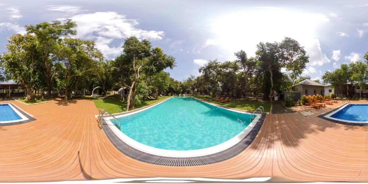 Nivadoo Resort Sigiriya Ngoại thất bức ảnh A 360° image of a swimming pool