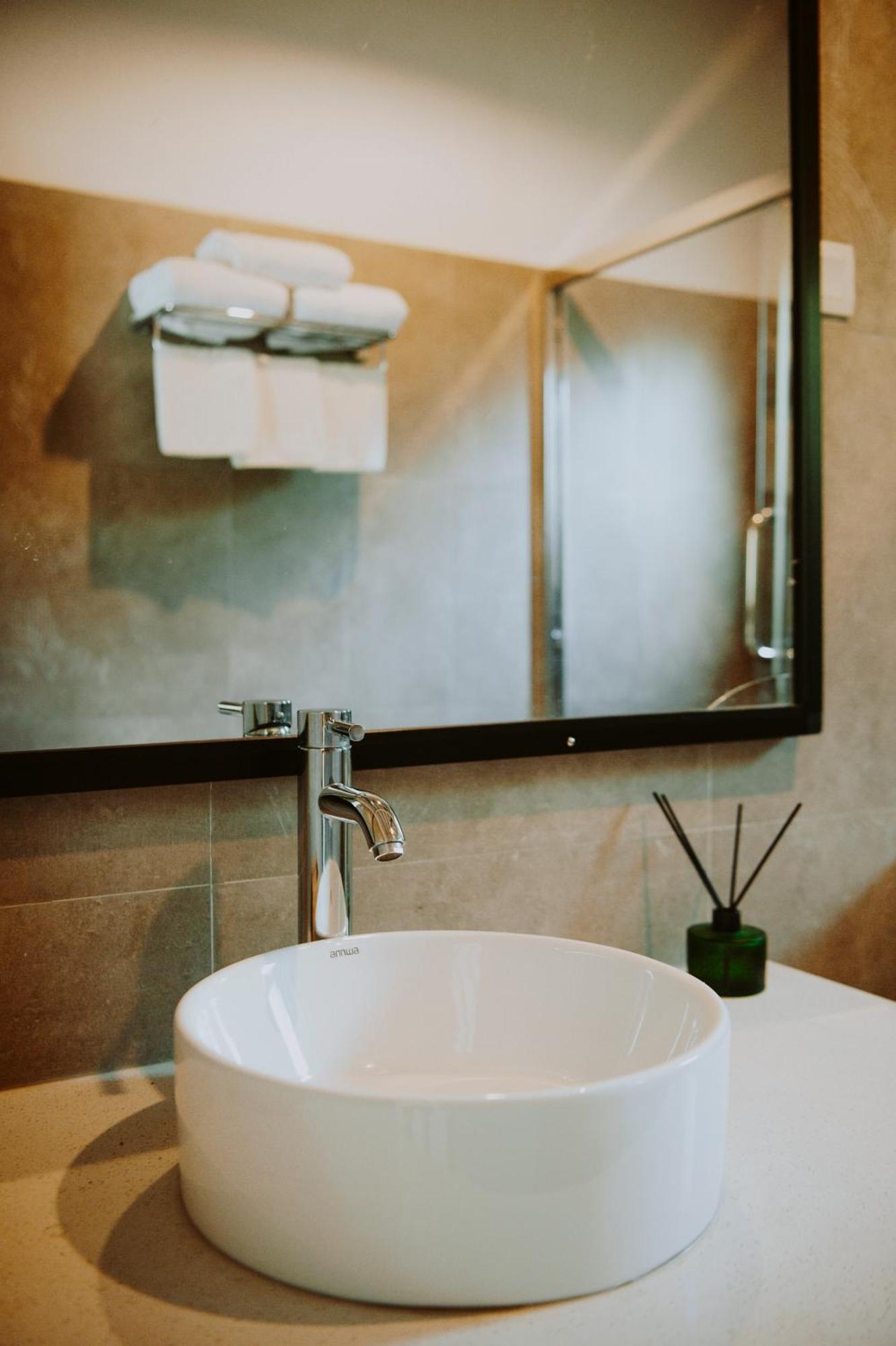 Nivadoo Resort Sigiriya Ngoại thất bức ảnh A reed diffuser
