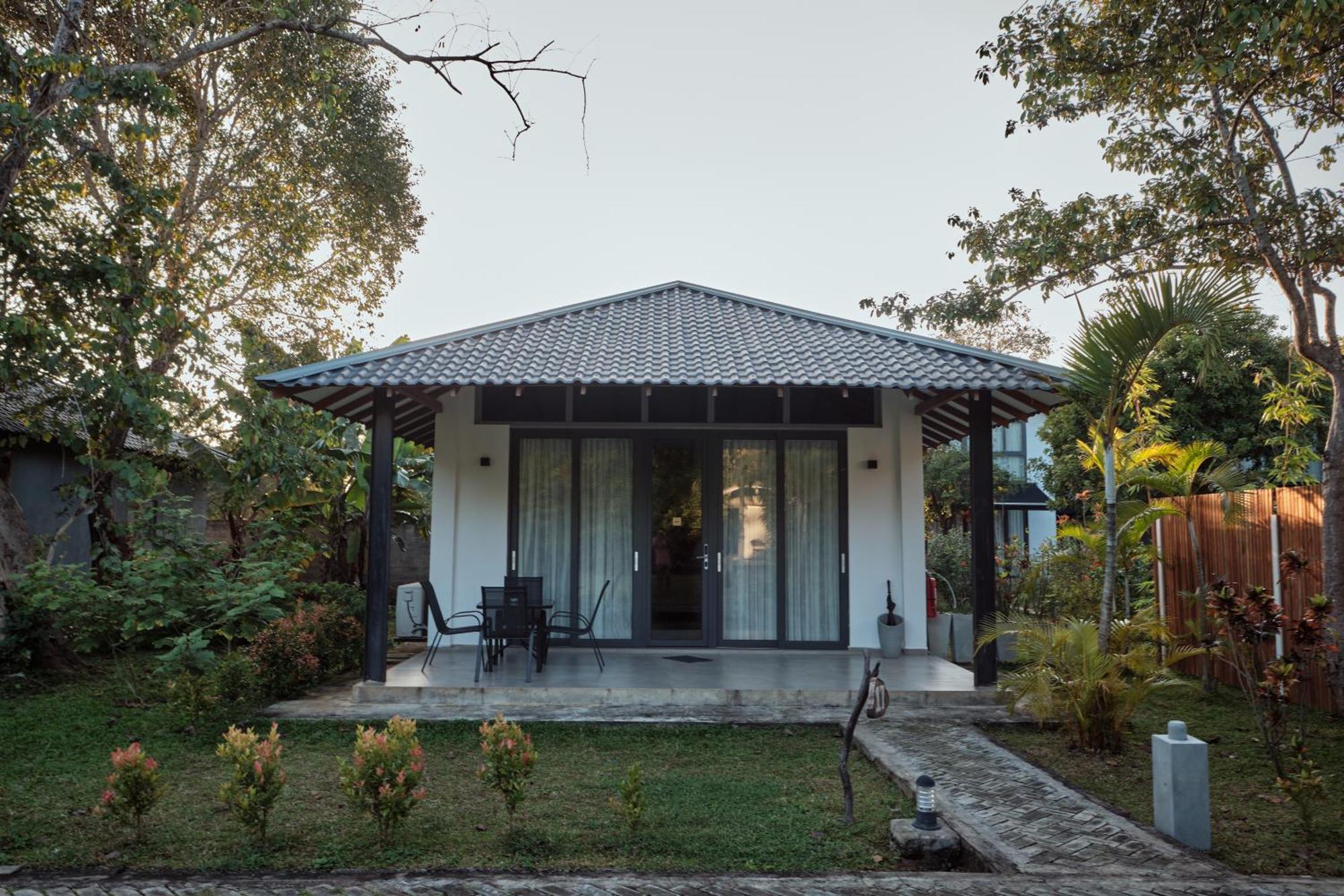 Nivadoo Resort Sigiriya Ngoại thất bức ảnh A villa at the resort